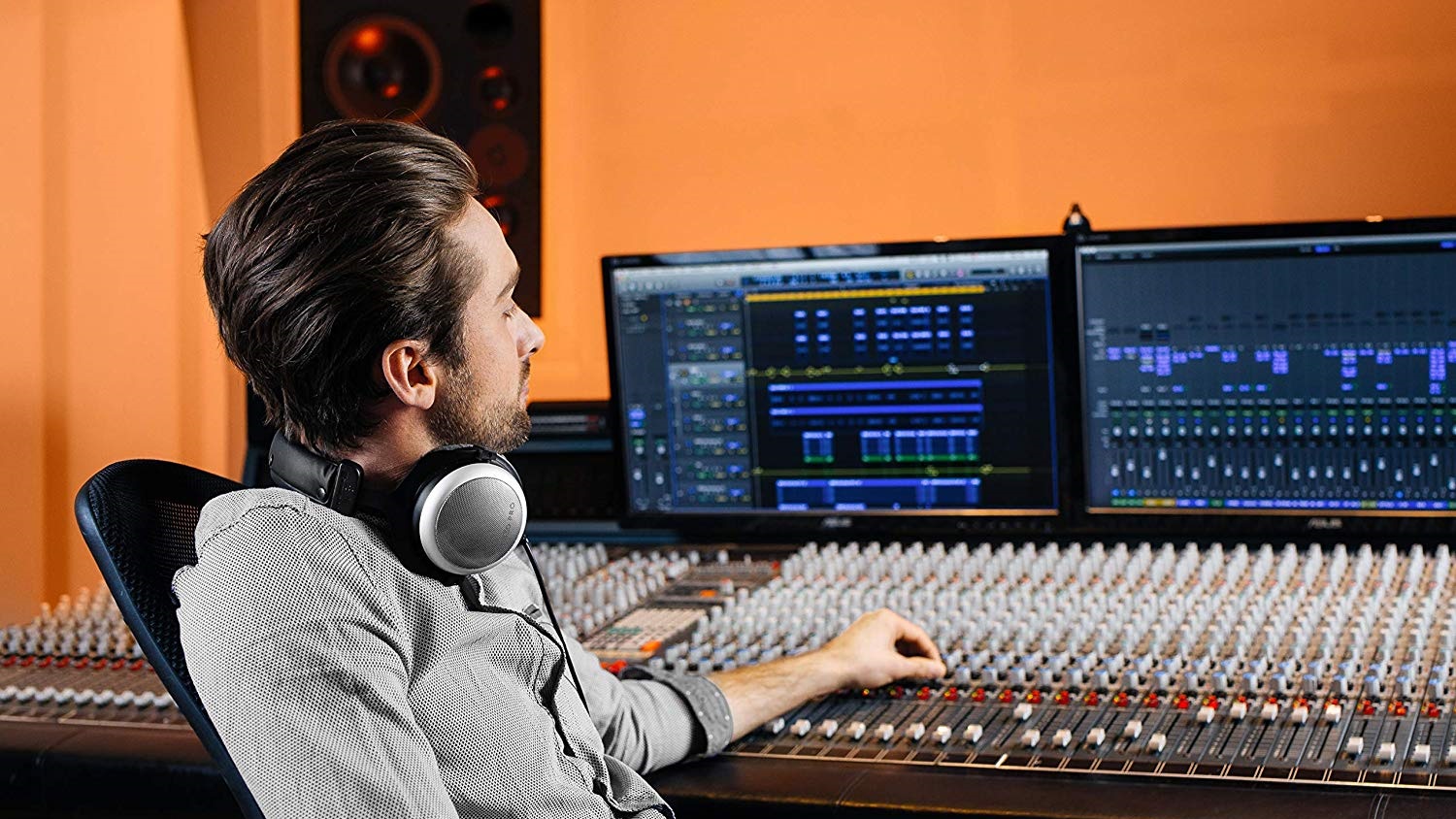  Best Headphones for Guitar Amp