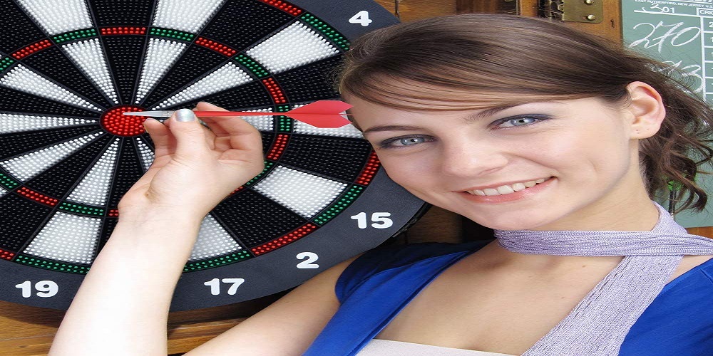 Best Outdoor Yard Games for Adults